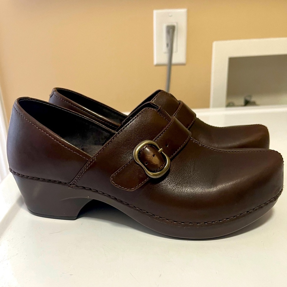 Dansko shoes size 37